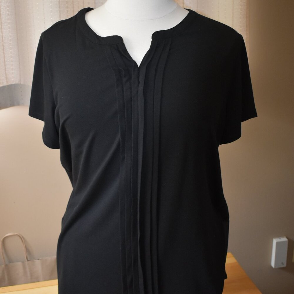 Woman's 1X top Black